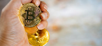 Bitcoin vs. TLT, JEPI und SCHD ETFs: Welche Anlage ist besser?