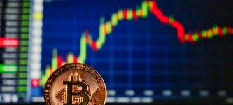 Krypto-Crash: Warum Bitcoin und Altcoins nach unten gehen