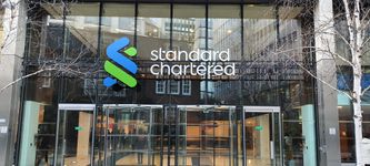 Standard Chartered führt den Handel mit BTC und ETH für institutionelle Kunden ein