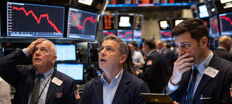 SPY- und VOO-Aktien stehen vor einem Bärenmarkt, da der Fear-and-Greed-Index die 10er-Marke erreicht