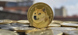 Der Dogecoin-Kurs ist gefährdet, da sich langsam ein riskantes, über mehrere Jahre reichendes Muster abzeichnet