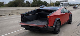 Die Tesla-Aktie könnte auf 500 Dollar steigen, da die steigenden Benzinpreise die Auslieferungen von Elektroautos ankurbeln