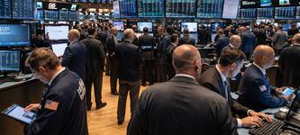Der VOO-ETF nähert sich einem verwalteten Vermögen von 1 Billion US-Dollar, während Wall-Street-Experten ihre Prognosen für den S&P 500 nach oben korrigieren