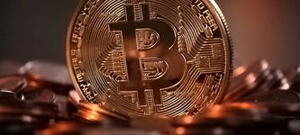 Bitcoin stürzt in extrem volatilem Markt kurzzeitig auf 8000$ ab