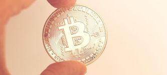 Bitcoin kurz vor 63.000$, Ethereum stößt auf Widerstand