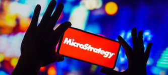 MicroStrategy im Kreuzfeuer: Short Squeeze und fallender Bitcoin-Kurs