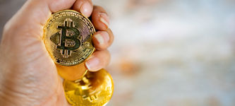 Bitcoin vs. TLT, JEPI und SCHD ETFs: Welche Anlage ist besser?