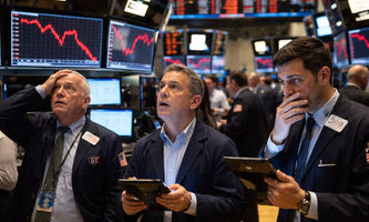 SPY- und VOO-Aktien stehen vor einem Bärenmarkt, da der Fear-and-Greed-Index die 10er-Marke erreicht