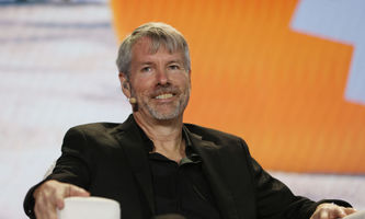 Alarmierendes Kursmuster bei MSTR deutet auf einen Einbruch auf 100 Dollar hin, da die Risiken bestehen bleiben