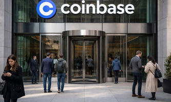 Die Coinbase-Aktie bricht nach einem starken Kursverlust ein, doch ein seltenes Muster deutet auf eine Erholung hin