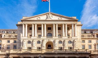 Die Bank of England überdenkt strenge Beschränkungen für Stablecoins nach Kritik aus der Krypto-Branche