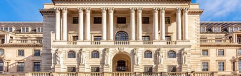 Die Bank of England überdenkt strenge Beschränkungen für Stablecoins nach Kritik aus der Krypto-Branche