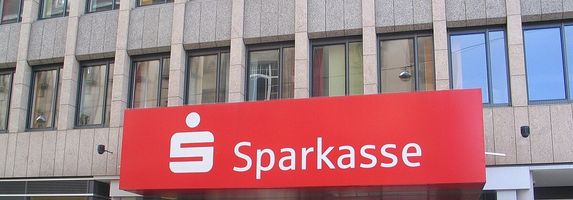 Deutschlands größte Bankengruppe führt den Kryptohandel für Privatkunden ein
