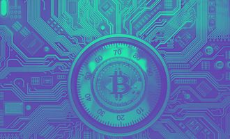 Bitcoin (BTC) ist das stärkste und sicherste Netzwerk der Welt. Durch seine Verschlüsselung und die Dezentralität kann man Bitcoin nicht hacken. Das Bild zeigt ein Tresorschloss mit einem Bitcoin in der Mitte.