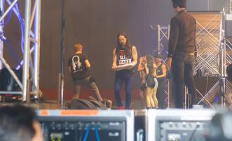 DJ Steve Aoki sagt, er hat mit NFTs mehr Geld verdient als mit Musik