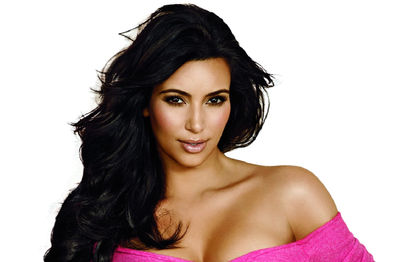 Kim Kardashian wieder vor Gericht wegen der betrügerischen Kryptowährung EMAX