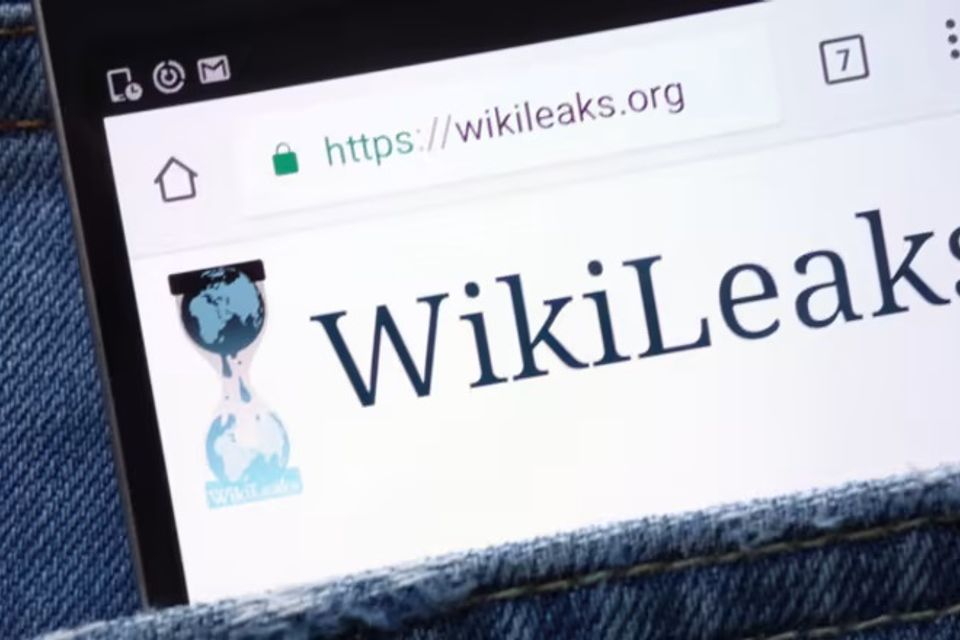 NFT-Auktion bringt über 52 Millionen Dollar für WikiLeaks-Gründer ein