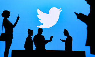 Betrüger hackten verifizierte Twitter-Konten, um für eine gefälschte Azuki NFTs zu werben